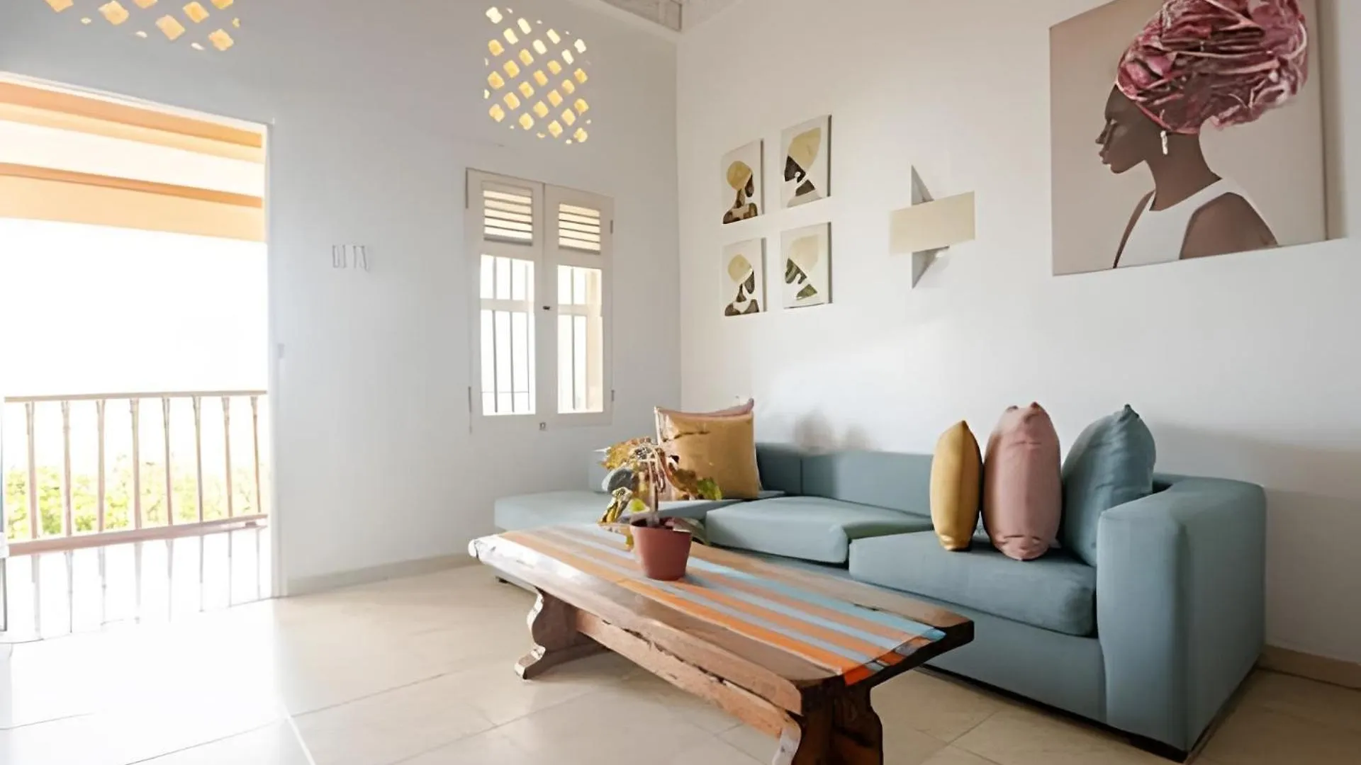 Benedetti: Building In The Historic Center Of Cartagena Apartment