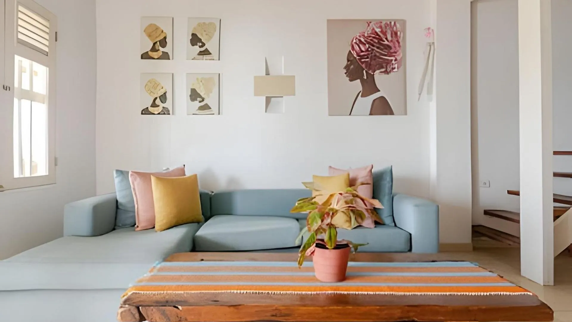 Benedetti: Building In The Historic Center Of Cartagena Apartment Colombia