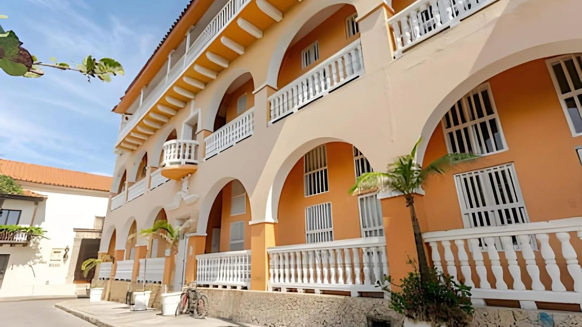 Benedetti: Building In The Historic Center Of Cartagena Apartment 0*,