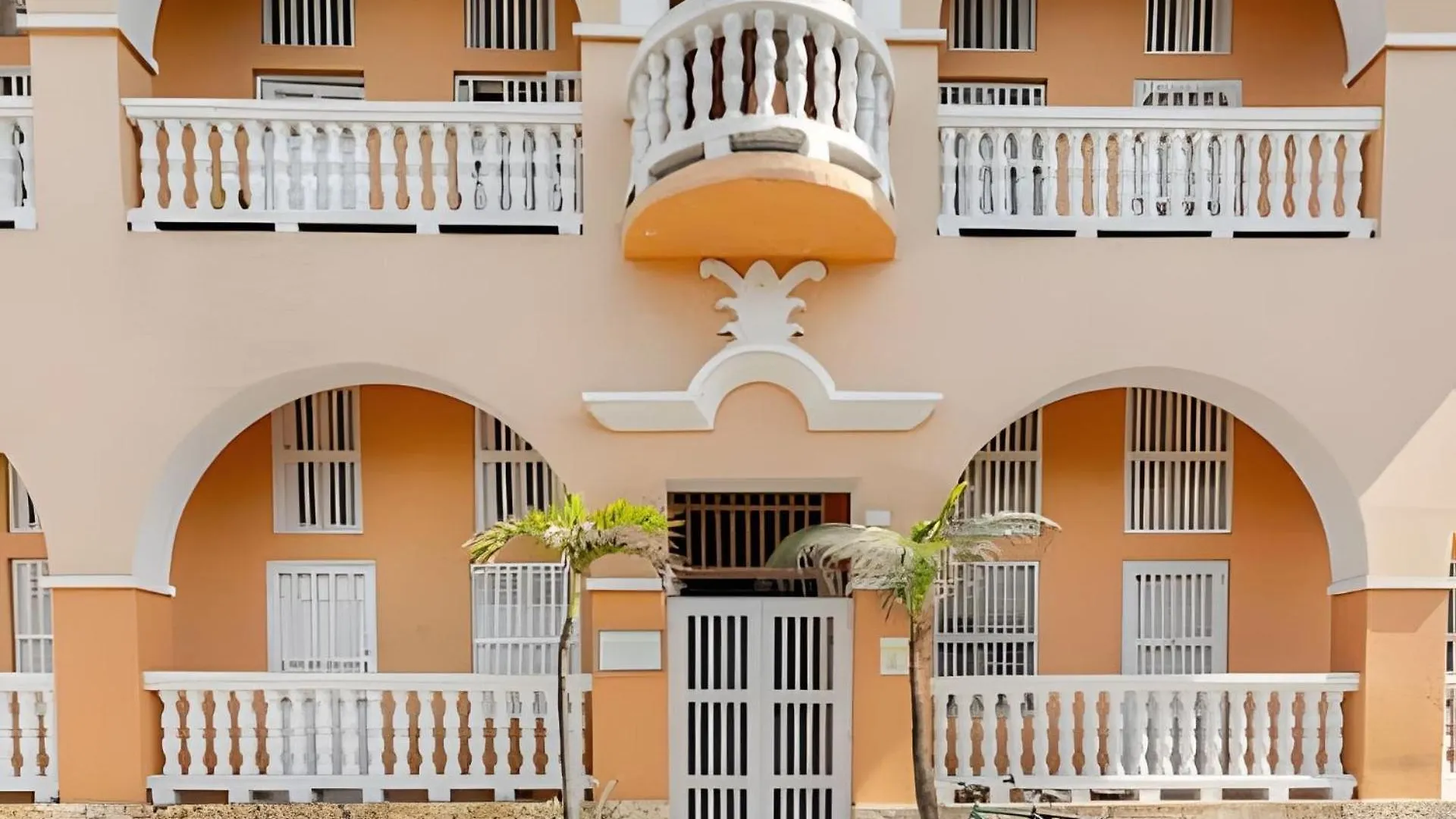 Benedetti: Building In The Historic Center Of Cartagena Apartment 0*,  Colombia
